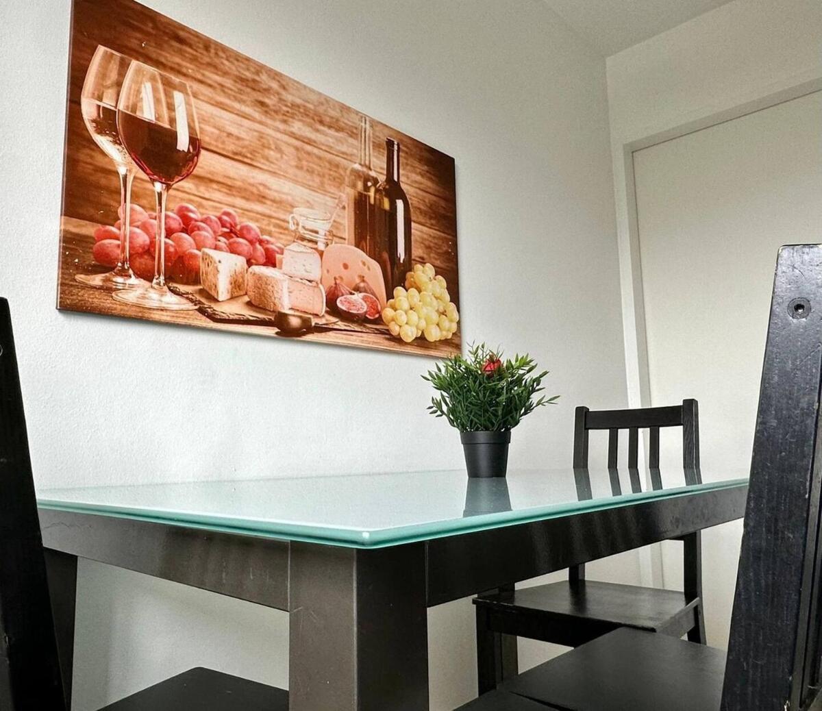 Apartament Perfect Location, 2 Min To Main Station Wiedeń Zewnętrze zdjęcie